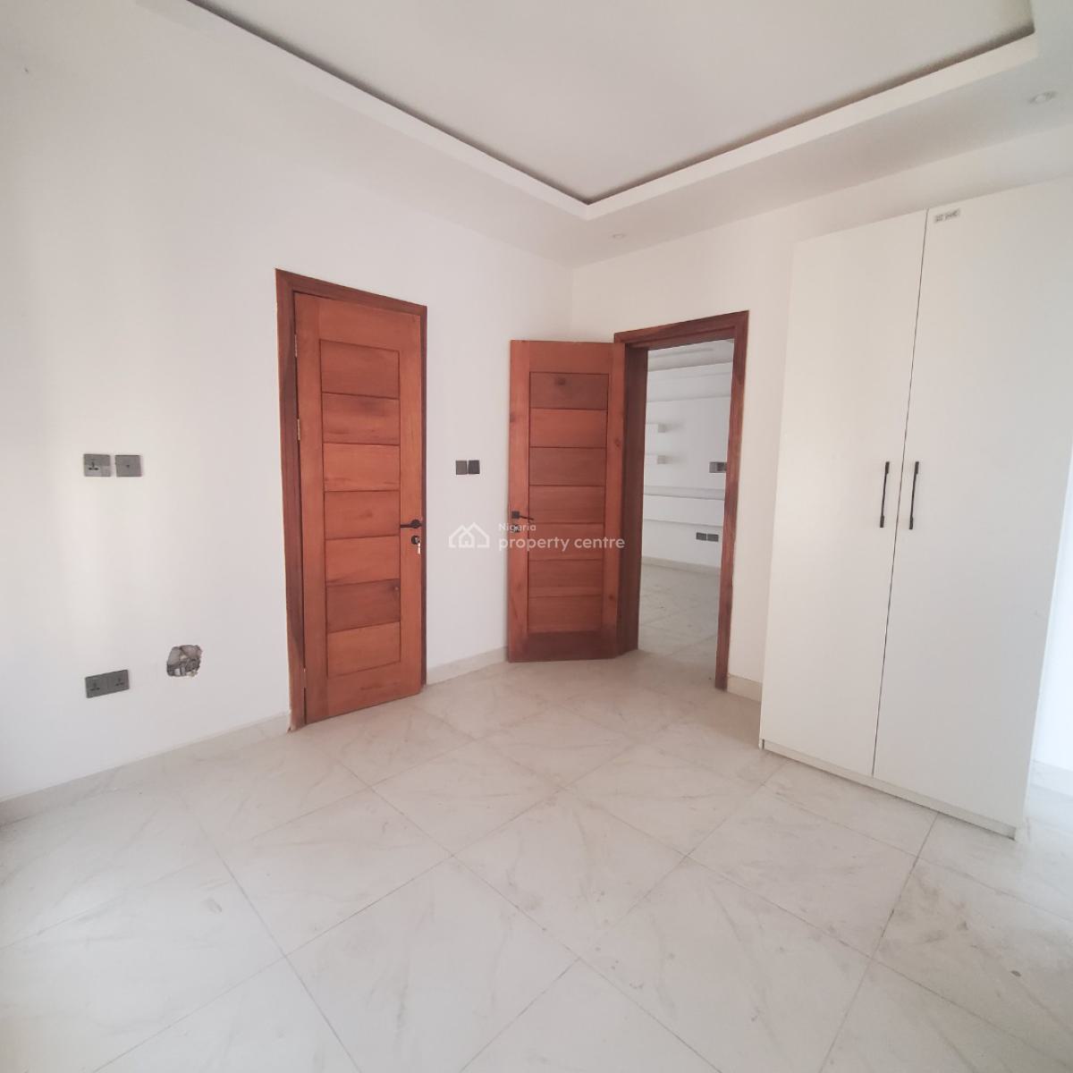 Beautiful 5 Bedroom Penthouse, Lekki Phase 1, Lekki, Lagos, Flat / Apartment for Sale