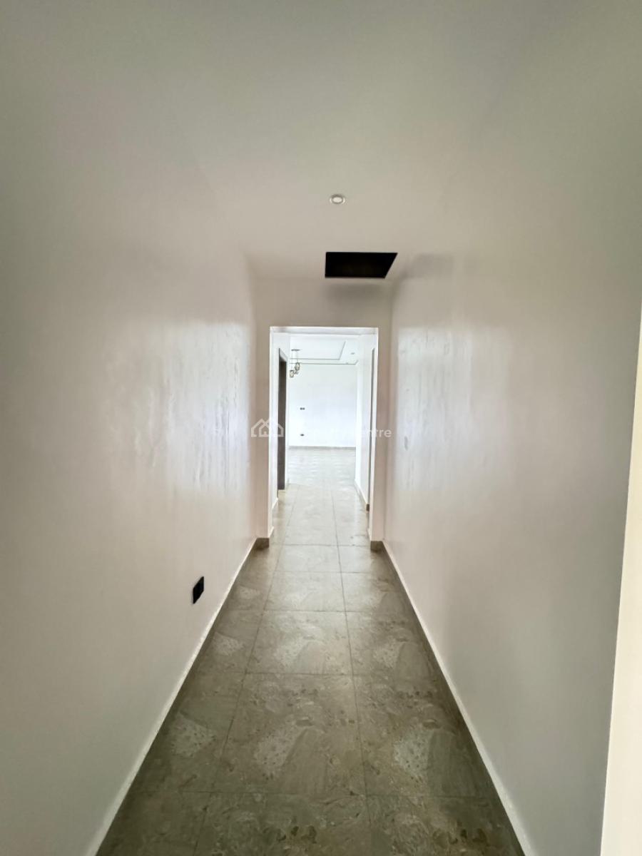 Sweet 3 Bedroom Apartment Upstairs, Shoprite Sangotedo, Ajah, Lagos, Flat / Apartment for Rent