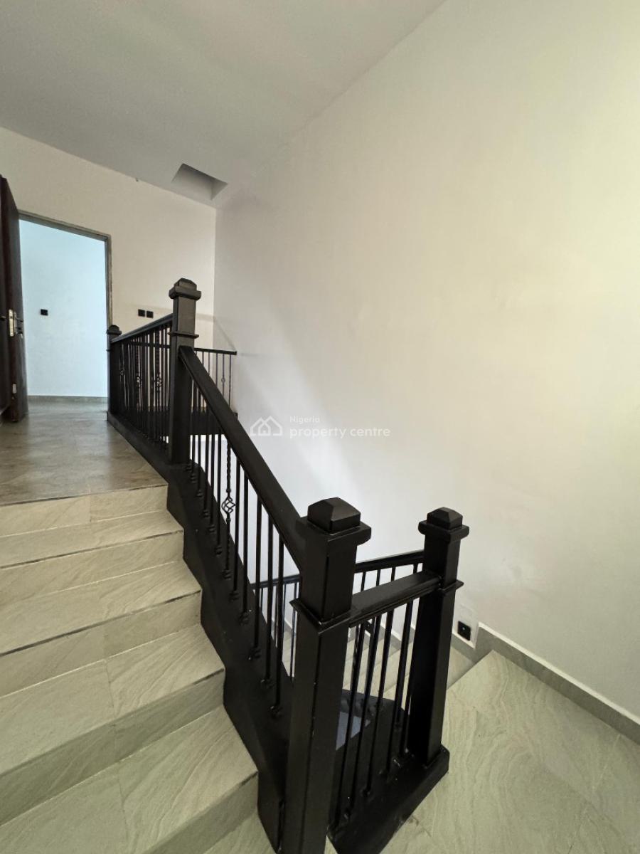 Sweet 3 Bedroom Apartment Upstairs, Shoprite Sangotedo, Ajah, Lagos, Flat / Apartment for Rent