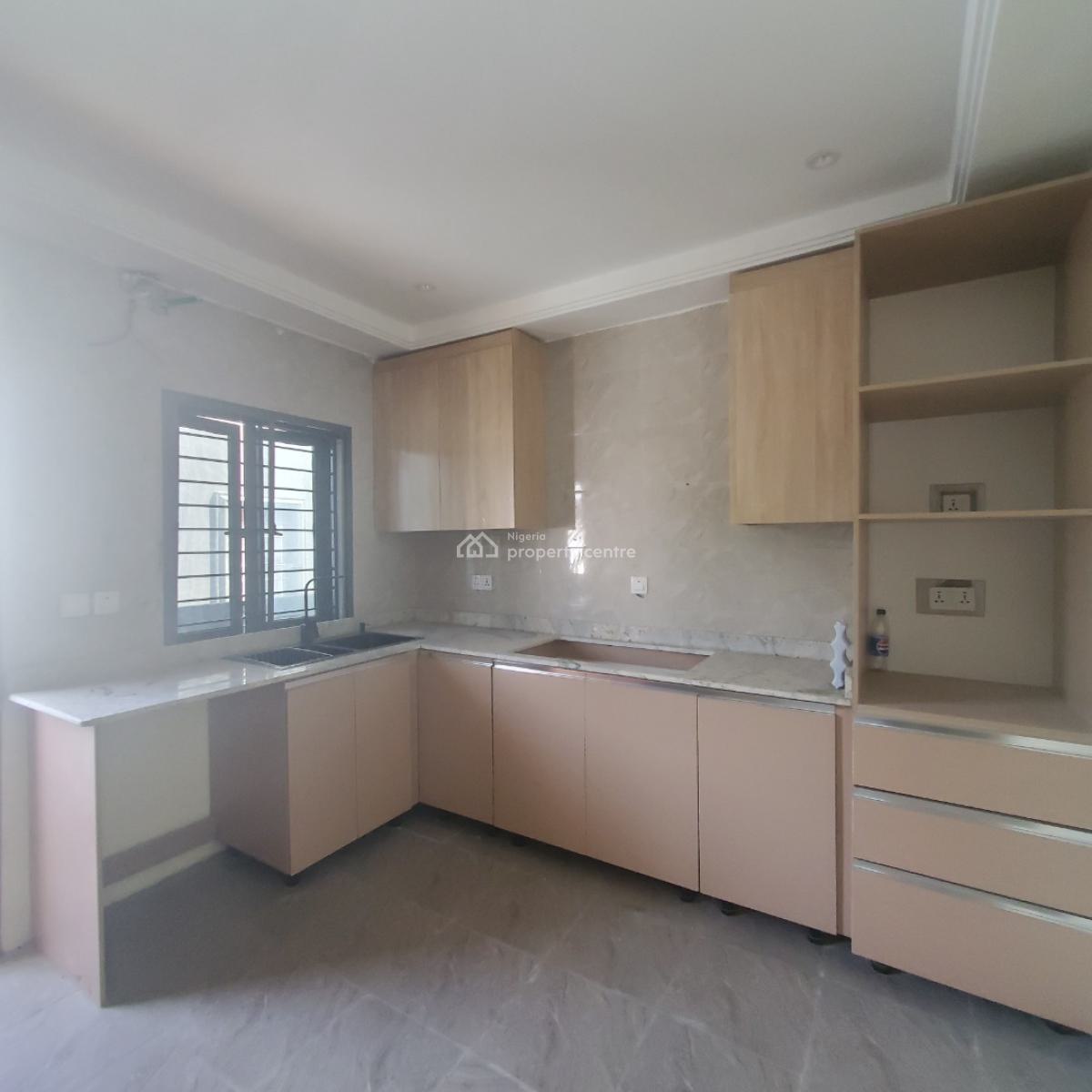 Excellent 3 Bedroom Apartment Within a Serene Environment, Lekki Phase 1, Lekki, Lagos, Flat / Apartment for Rent