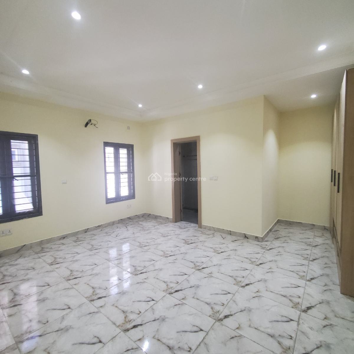 Excellent 3 Bedroom Apartment Within a Serene Environment, Lekki Phase 1, Lekki, Lagos, Flat / Apartment for Rent