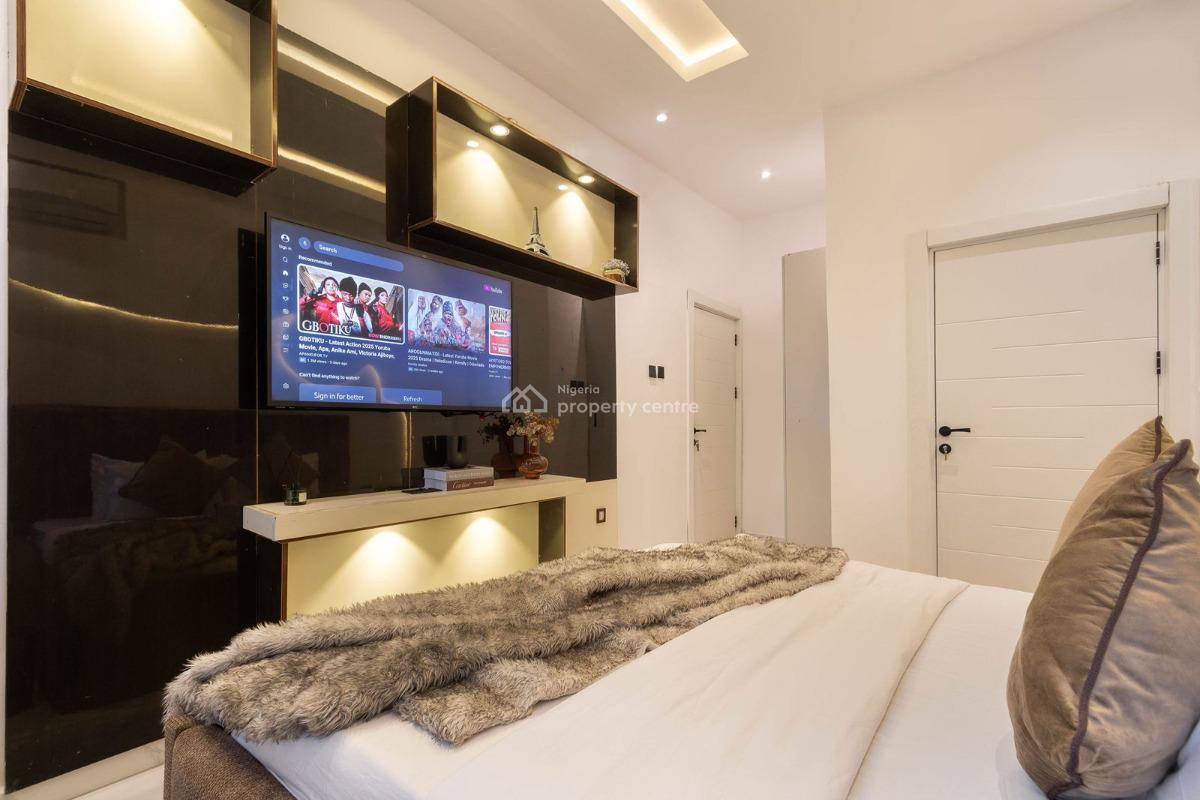 Luxuriously Furnished 3 Bedroom Apartment, Phase 1, Lekki, Lagos, Flat / Apartment Short Let