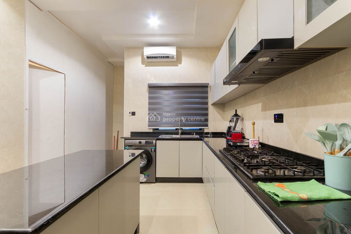 Luxuriously Furnished 3 Bedroom Apartment, Phase 1, Lekki, Lagos, Flat / Apartment Short Let