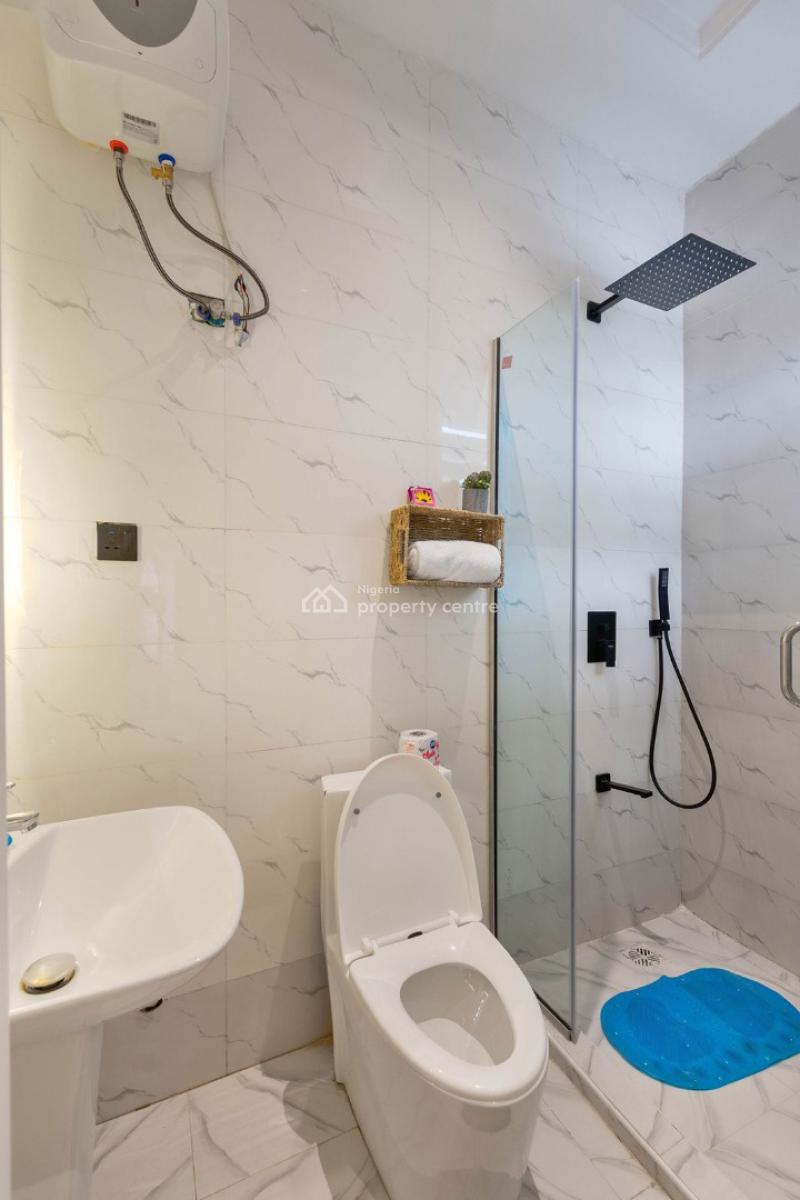 Luxuriously Furnished 3 Bedroom Apartment, Phase 1, Lekki, Lagos, Flat / Apartment Short Let