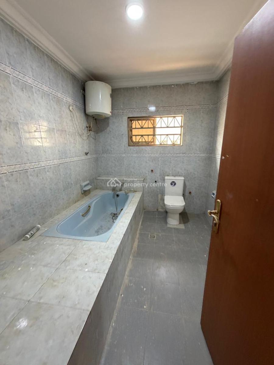 Renovated 6 Bedroom Fully Detached Duplex with 2 Bedroom Bq, Maitama District, Abuja, Detached Duplex for Sale