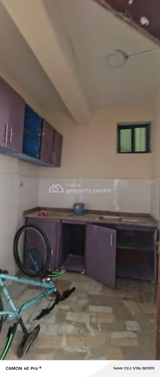 Luxury 2bedroom Flat Upstairs, Chevy View Estate, Lekki, Lagos, Flat / Apartment for Rent