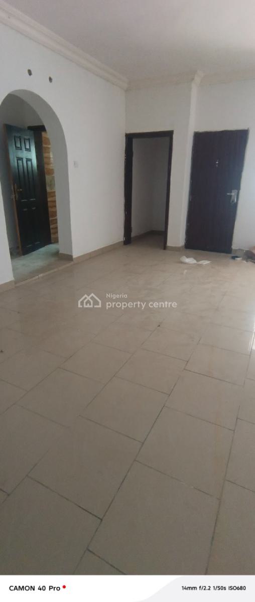 Luxury 2bedroom Flat Upstairs, Chevy View Estate, Lekki, Lagos, Flat / Apartment for Rent