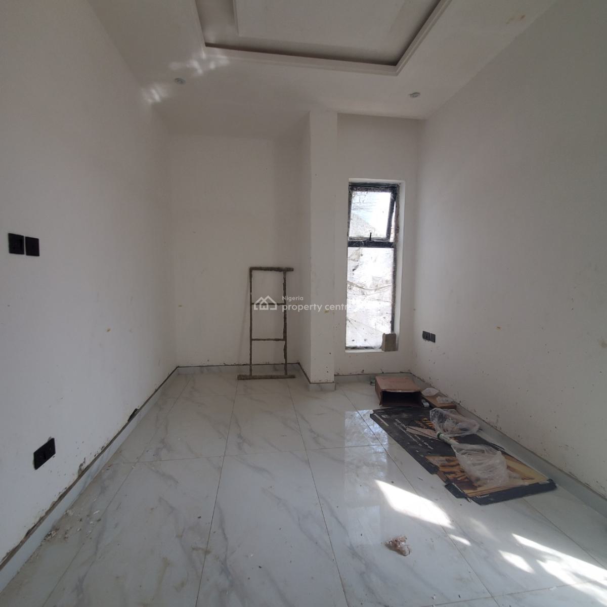 Excellent 2 Bedroom Apartment with an Elevator, Lekki Phase 1, Lekki, Lagos, Flat / Apartment for Sale