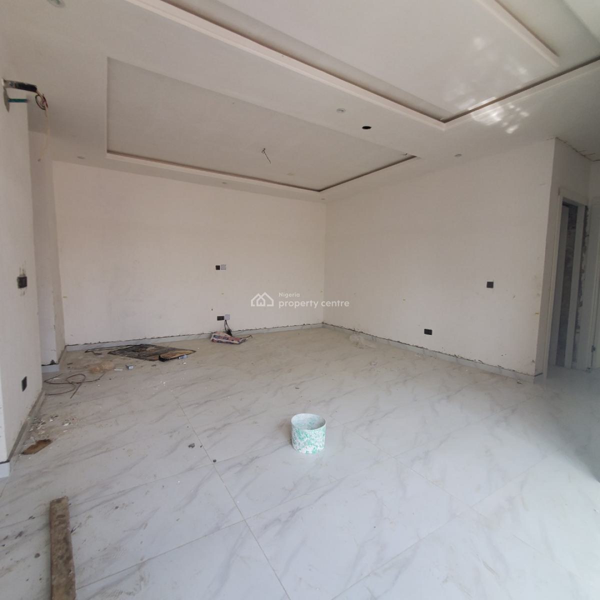 Excellent 2 Bedroom Apartment with an Elevator, Lekki Phase 1, Lekki, Lagos, Flat / Apartment for Sale