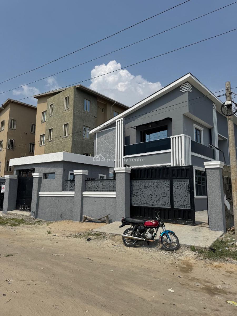 Luxury and Spacious: 2 People in a Compound and Upstairs, Shoprite Area, Sangotedo, Ajah, Lagos, Flat / Apartment for Rent