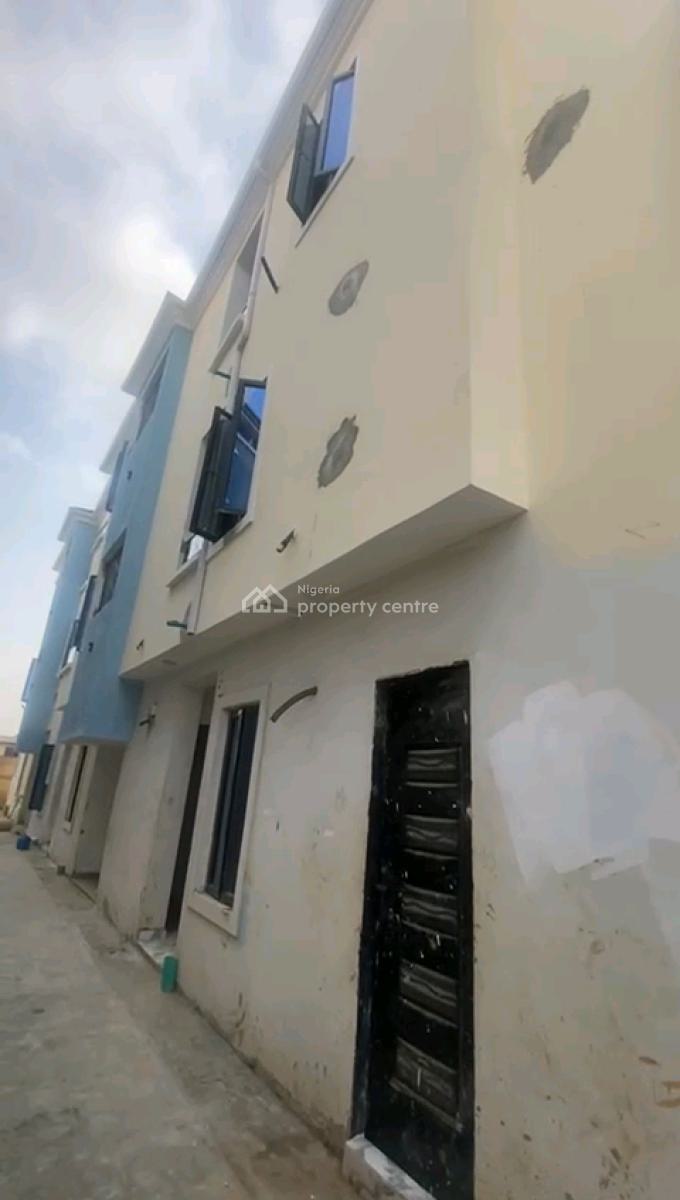 7 Nos of Newly Built Decent Spacious Mini Upflat with 2t1b All Tilled, Kiniunifa Street, Sawmil, Gbagada, Lagos, Mini Flat (room and Parlour) for Rent