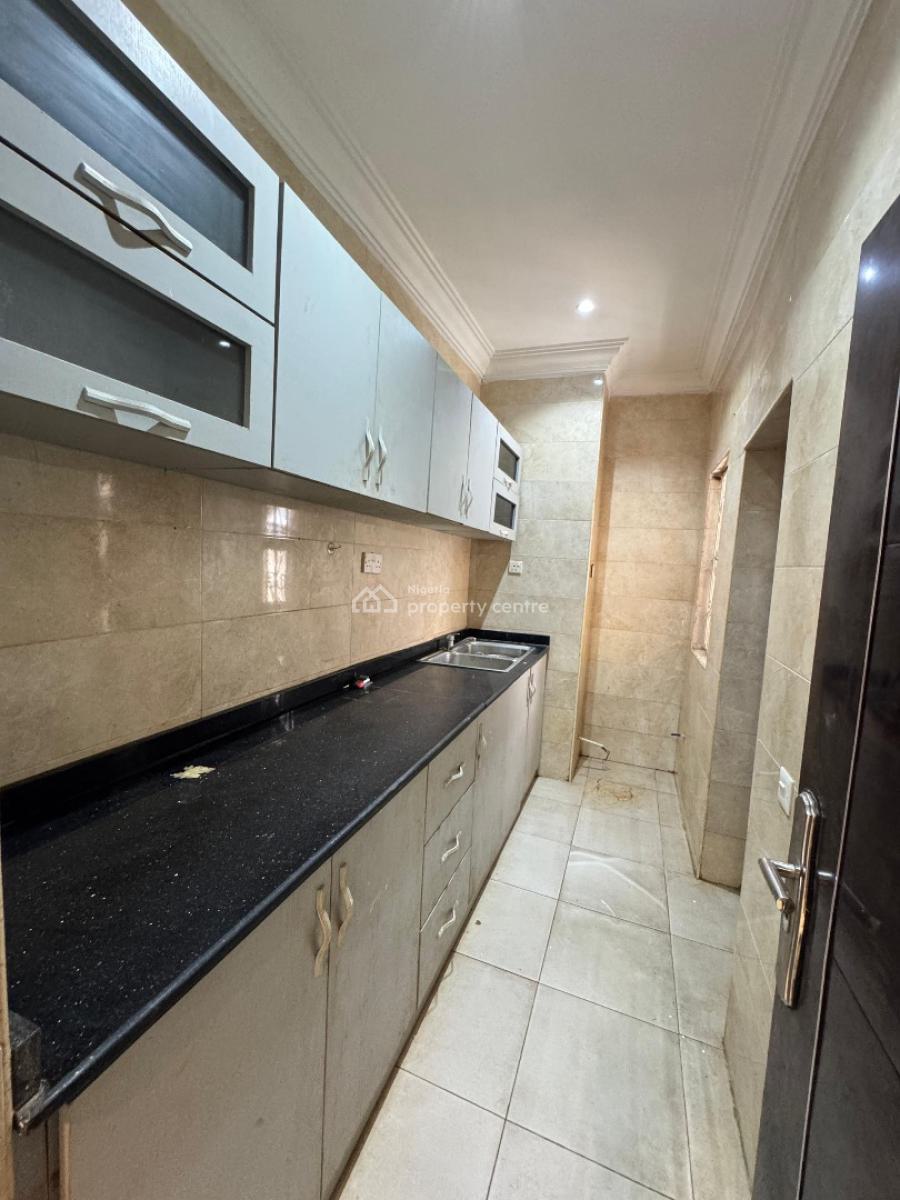 Spacious Luxurious with 3 Toilets, Sangotedo, Ajah, Lagos, Flat / Apartment for Rent