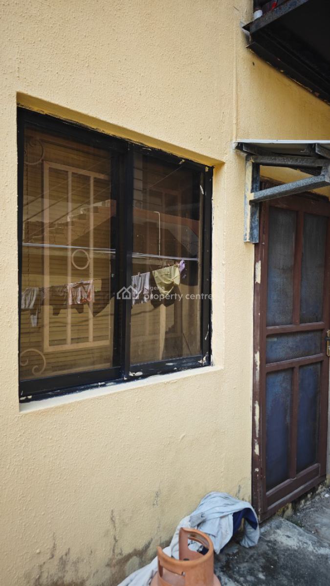 Portable Studio Flat Without Kitchen, with 17 Hours Power Daily, Off Palace Road, Oniru, Victoria Island (vi), Lagos, Self Contain (single Rooms) for Rent