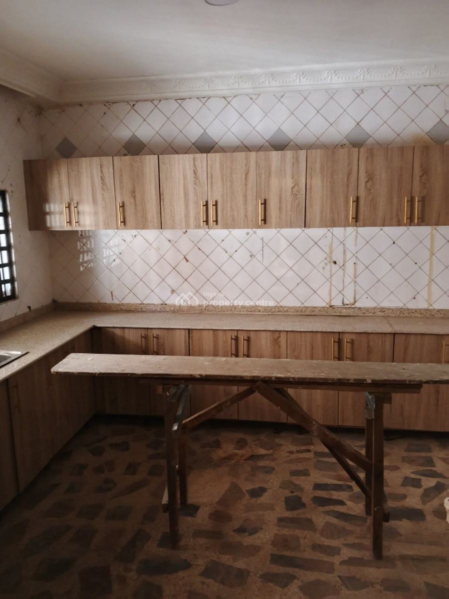 Standard Three Bedrooms Flat, Wuse 2, Abuja, Flat / Apartment for Rent