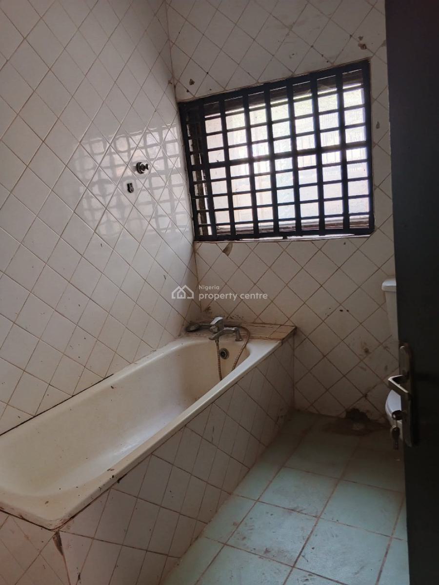 Standard Three Bedrooms Flat, Wuse 2, Abuja, Flat / Apartment for Rent