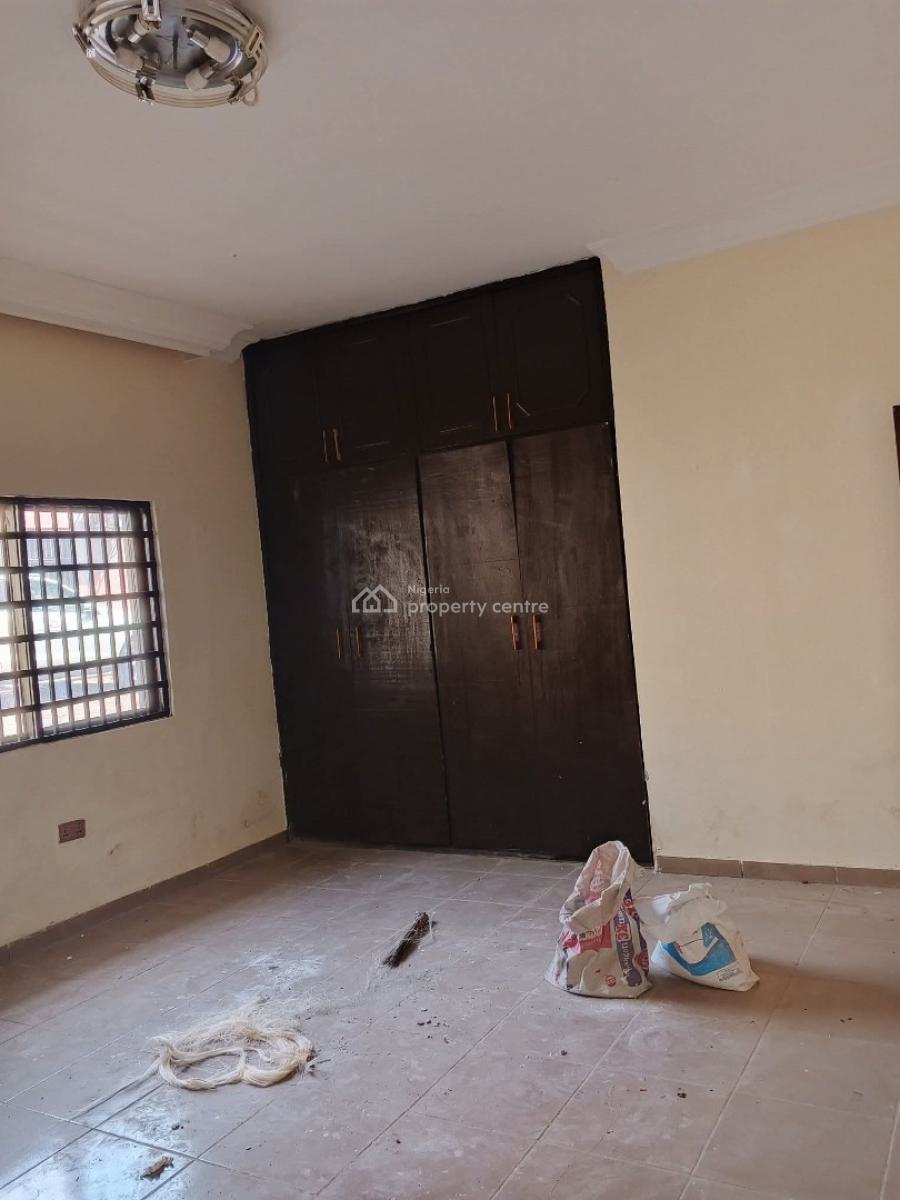 Standard Three Bedrooms Flat, Wuse 2, Abuja, Flat / Apartment for Rent