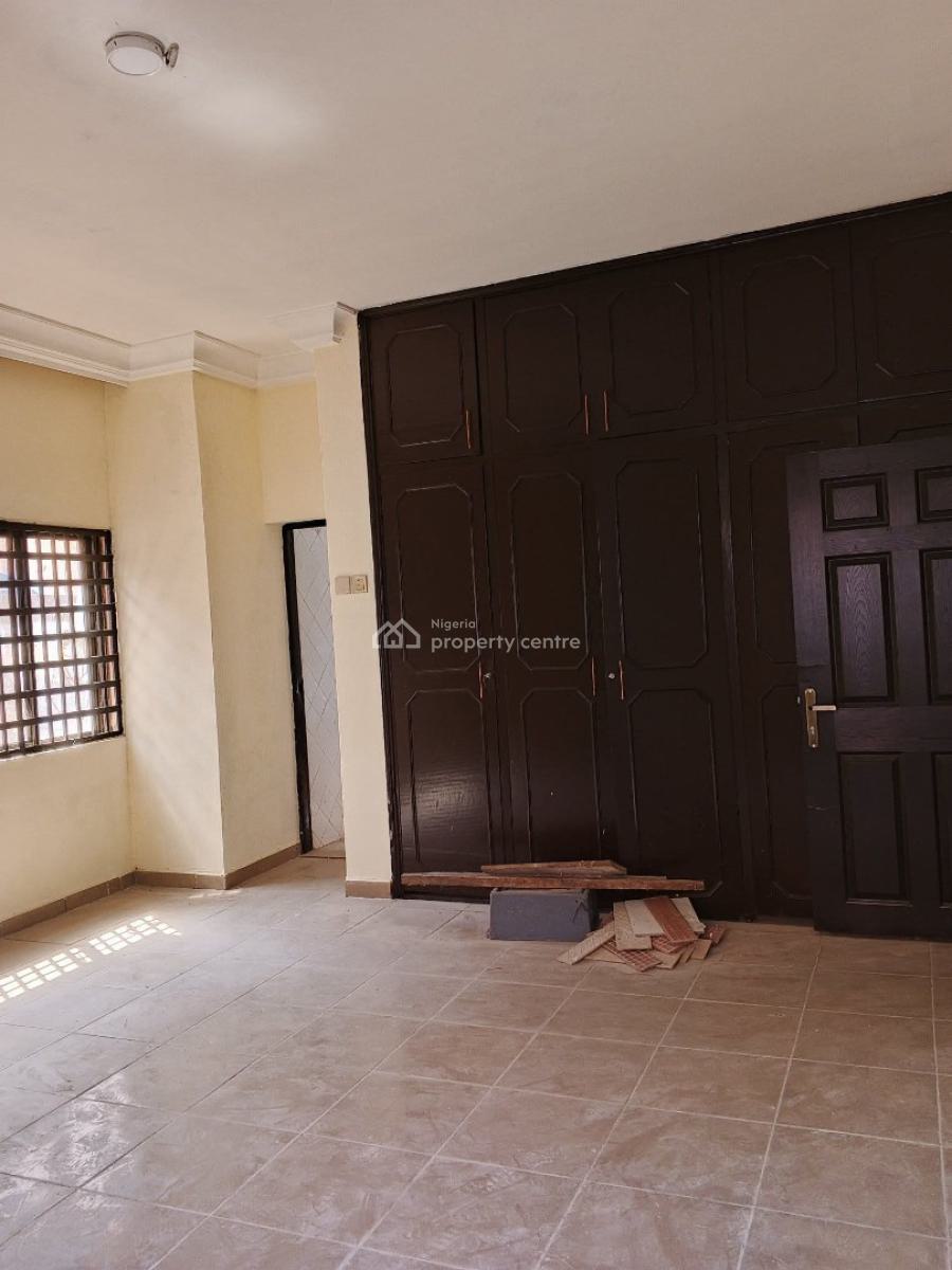 Standard Three Bedrooms Flat, Wuse 2, Abuja, Flat / Apartment for Rent