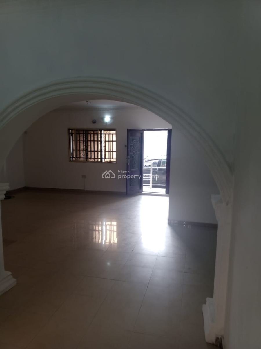 Executive Spacious Big 3 Bedroom Flat Apartment, Akowonjo, Egbeda, Alimosho, Lagos, Flat / Apartment for Rent