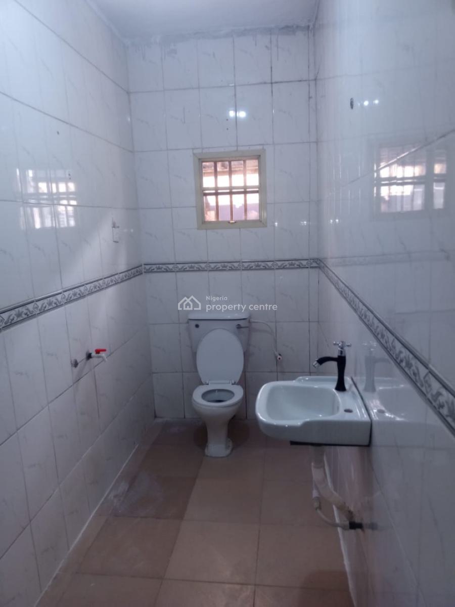 Executive Spacious Big 3 Bedroom Flat Apartment, Akowonjo, Egbeda, Alimosho, Lagos, Flat / Apartment for Rent
