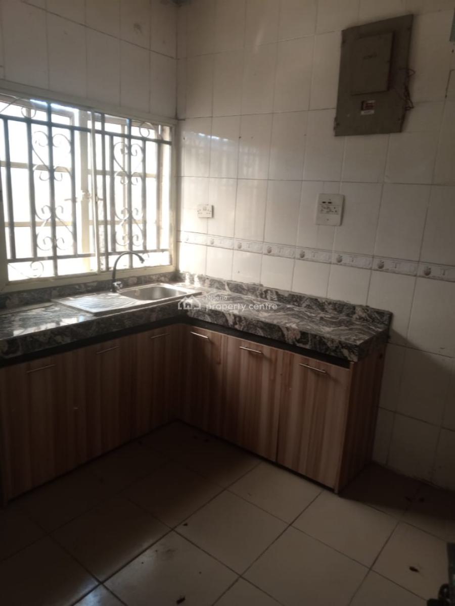 Executive Spacious Big 3 Bedroom Flat Apartment, Akowonjo, Egbeda, Alimosho, Lagos, Flat / Apartment for Rent