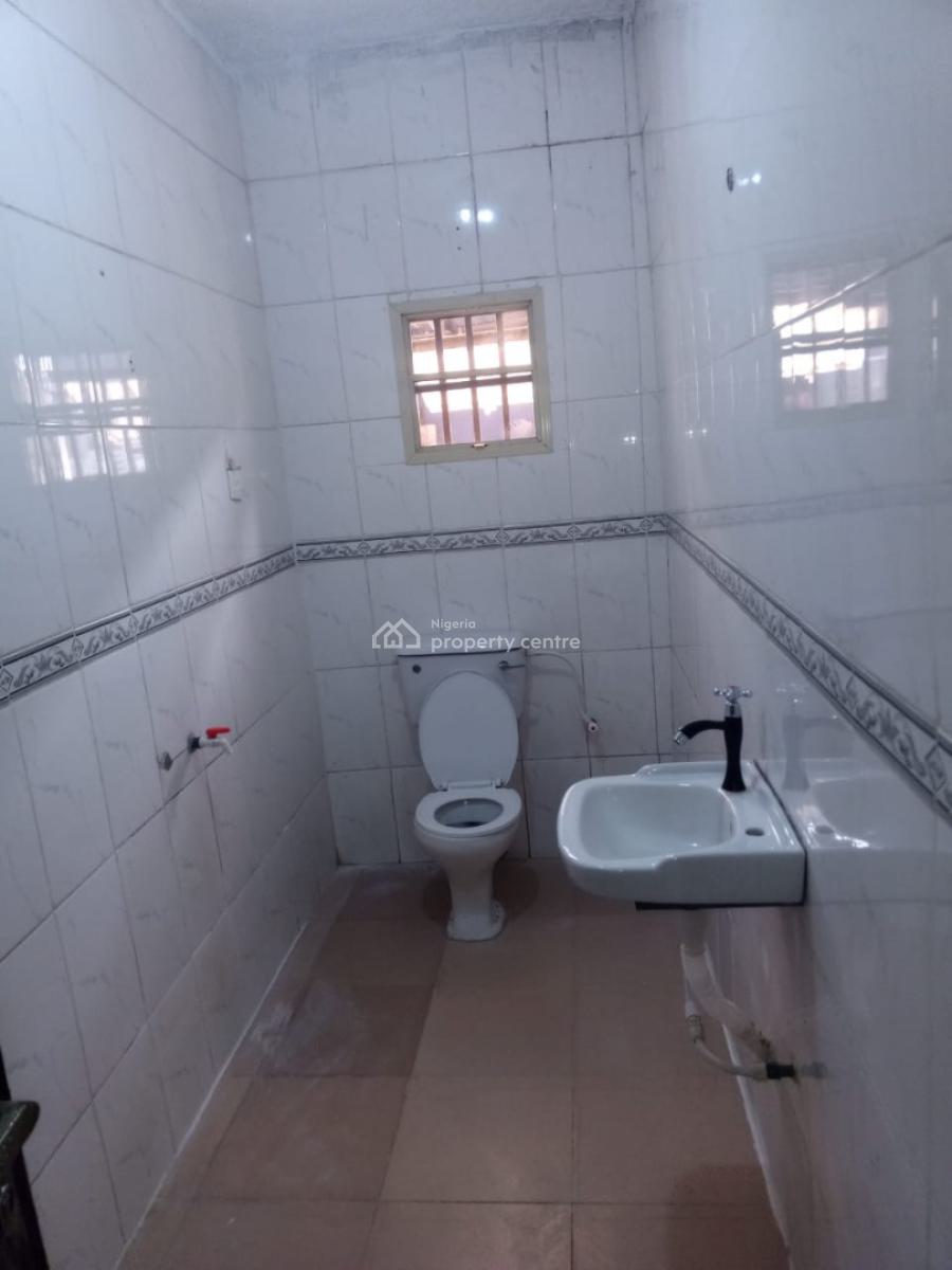 Executive Spacious Big 3 Bedroom Flat Apartment, Akowonjo, Egbeda, Alimosho, Lagos, Flat / Apartment for Rent
