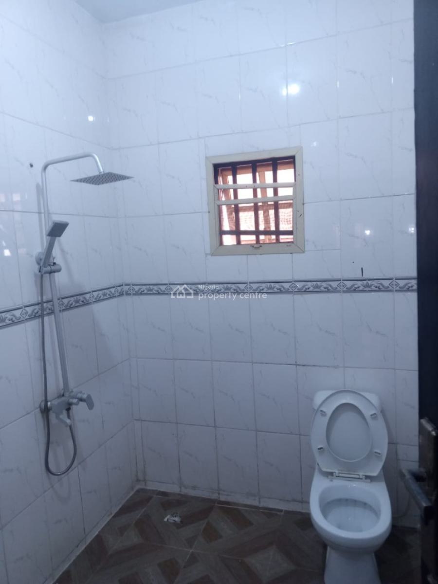 Executive Spacious Big 3 Bedroom Flat Apartment, Akowonjo, Egbeda, Alimosho, Lagos, Flat / Apartment for Rent