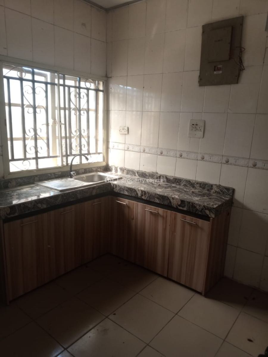 Executive Spacious Big 3 Bedroom Flat Apartment, Akowonjo, Egbeda, Alimosho, Lagos, Flat / Apartment for Rent