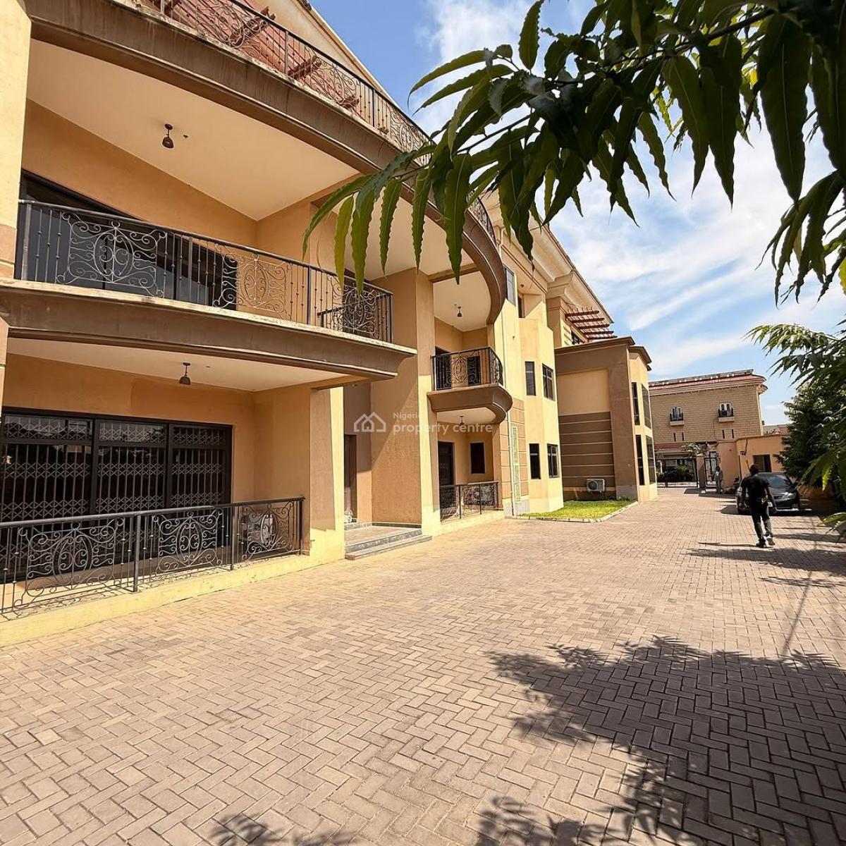 Elegant 3 Bedroom Apartment with a Bq, Maitama District, Abuja, Flat / Apartment for Sale