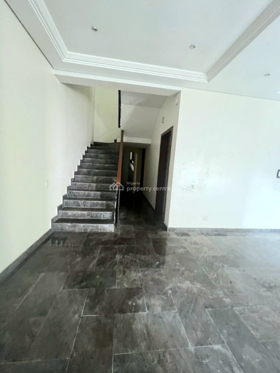 Well Maintained 4 Bedroom Duplex, Lekki Phase 1, Lekki, Lagos, Office Space for Rent