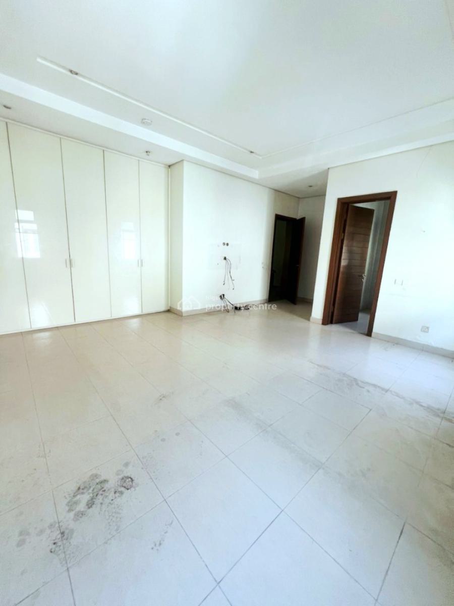 Well Maintained 4 Bedroom Duplex, Lekki Phase 1, Lekki, Lagos, Office Space for Rent