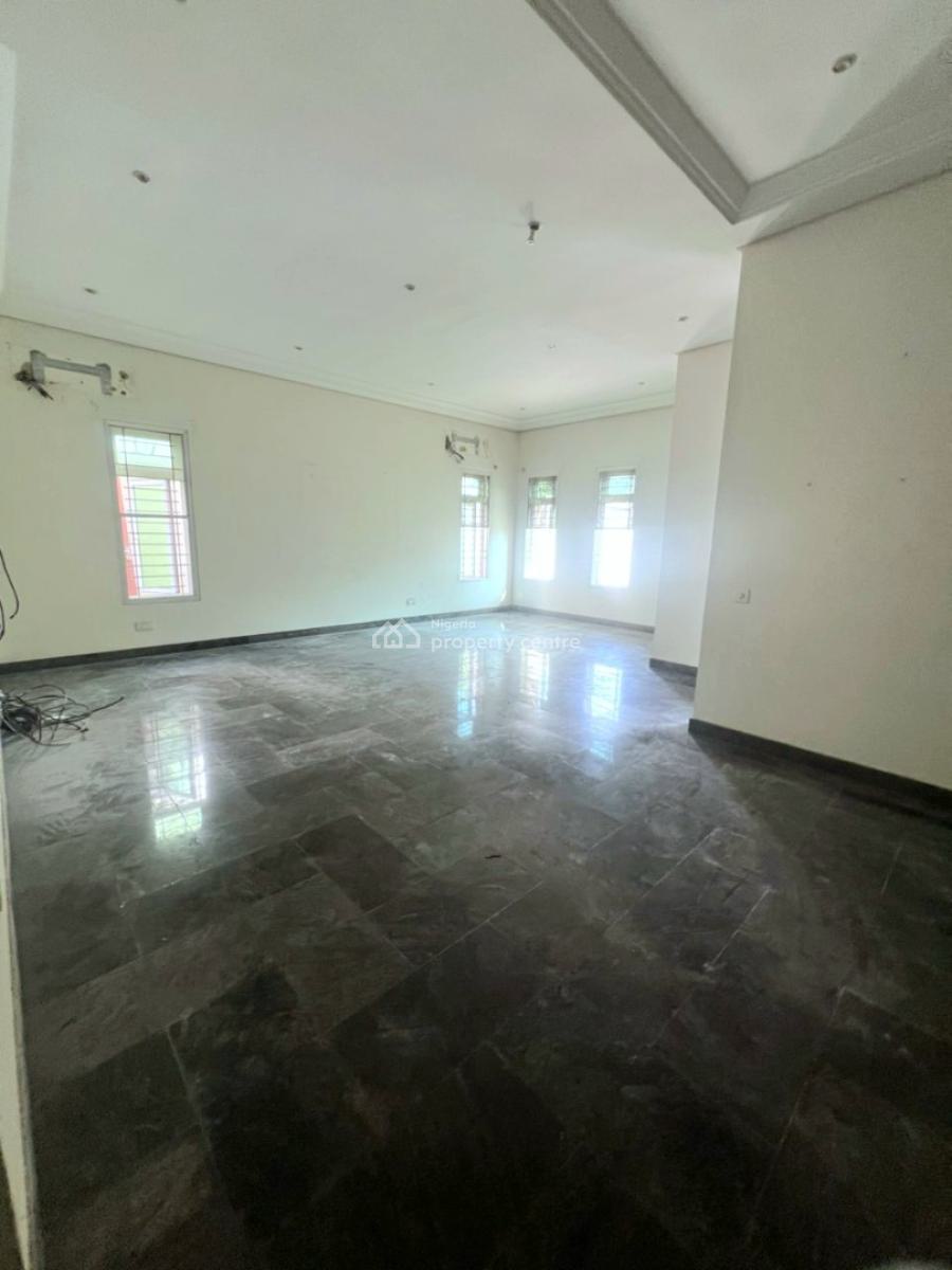Well Maintained 4 Bedroom Duplex, Lekki Phase 1, Lekki, Lagos, Office Space for Rent