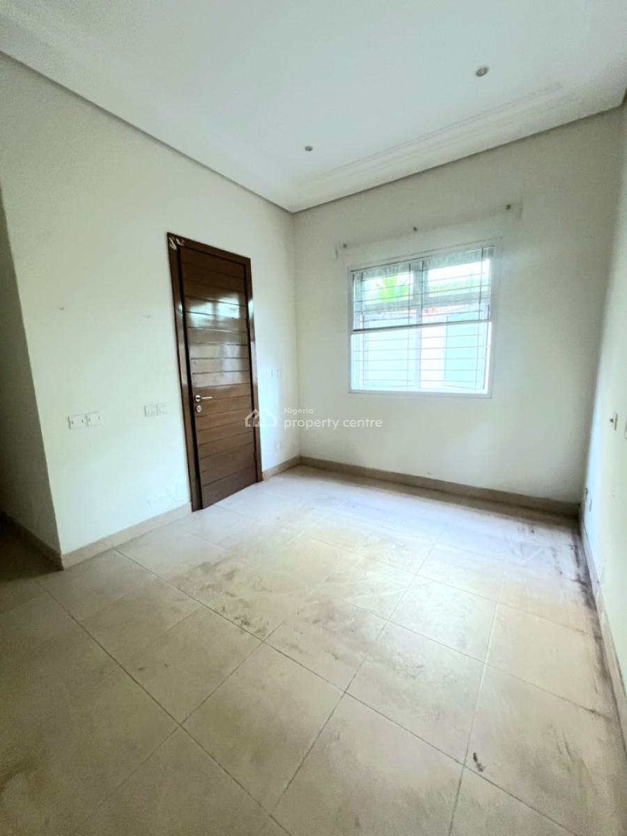 Well Maintained 4 Bedroom Duplex, Lekki Phase 1, Lekki, Lagos, Office Space for Rent