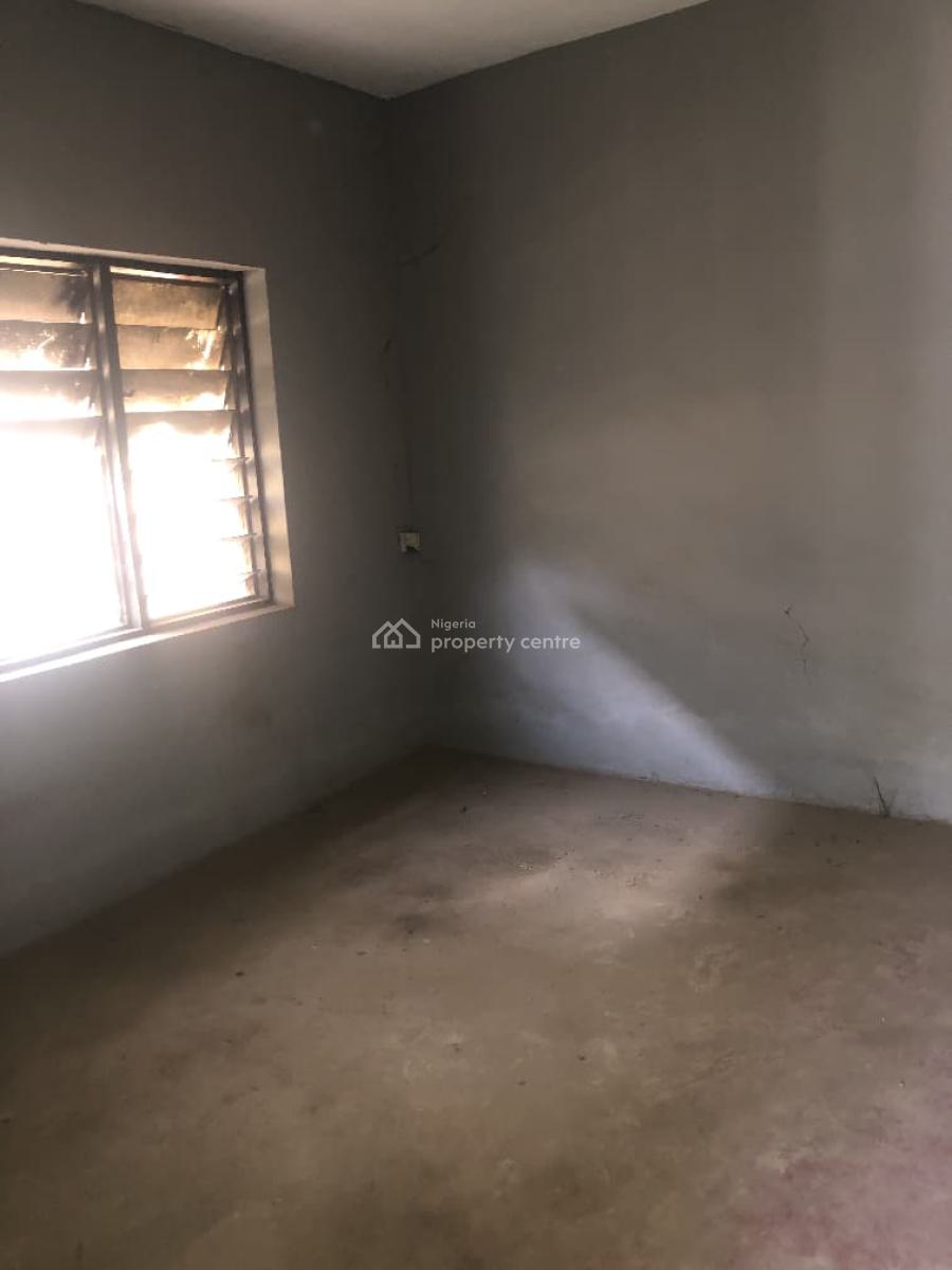 2 Bedroom Commercial Property, Oke-bola, Liberty Road, Ibadan, Oyo, Office Space for Rent