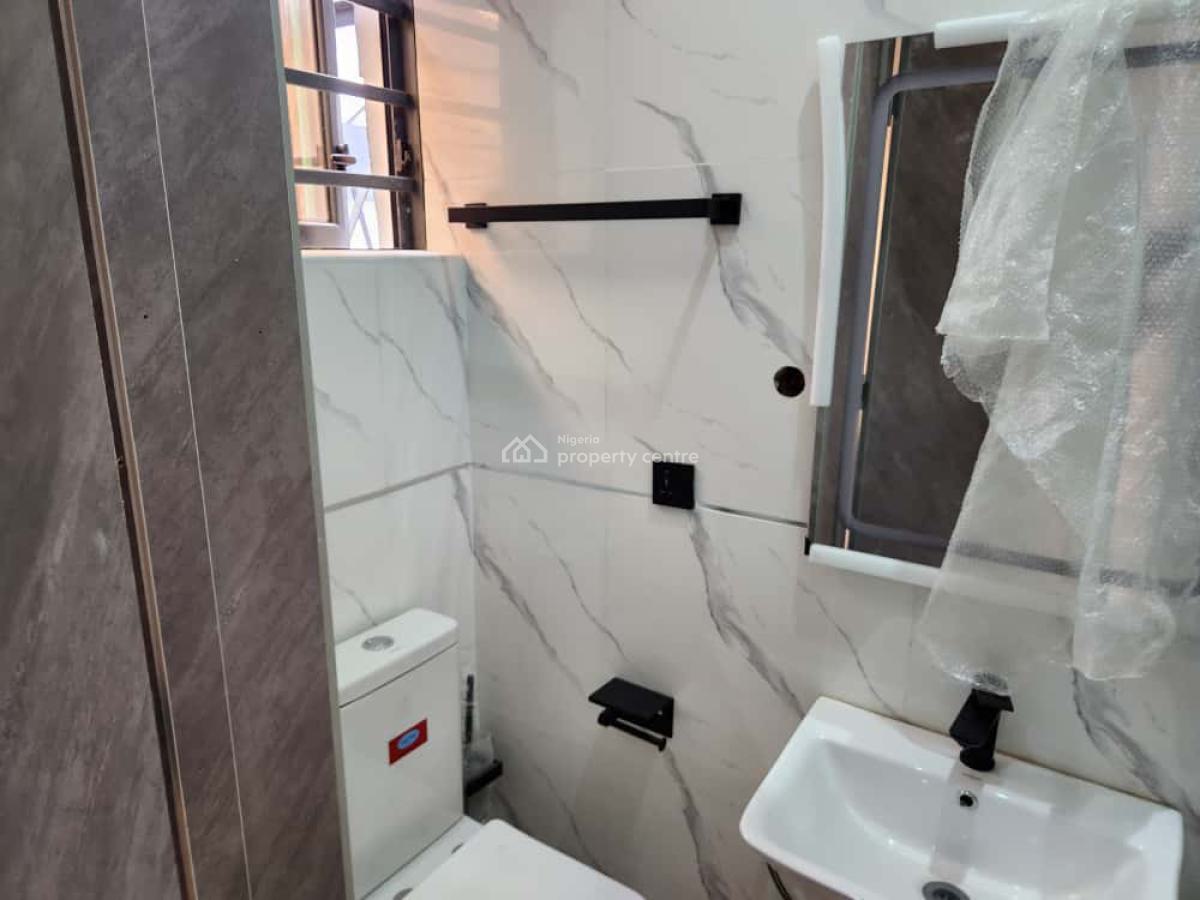 Luxurious Waterfront 2 Bedroom Apartment, Admiralty Way, Lekki Phase 1, Lekki, Lagos, Flat / Apartment for Sale