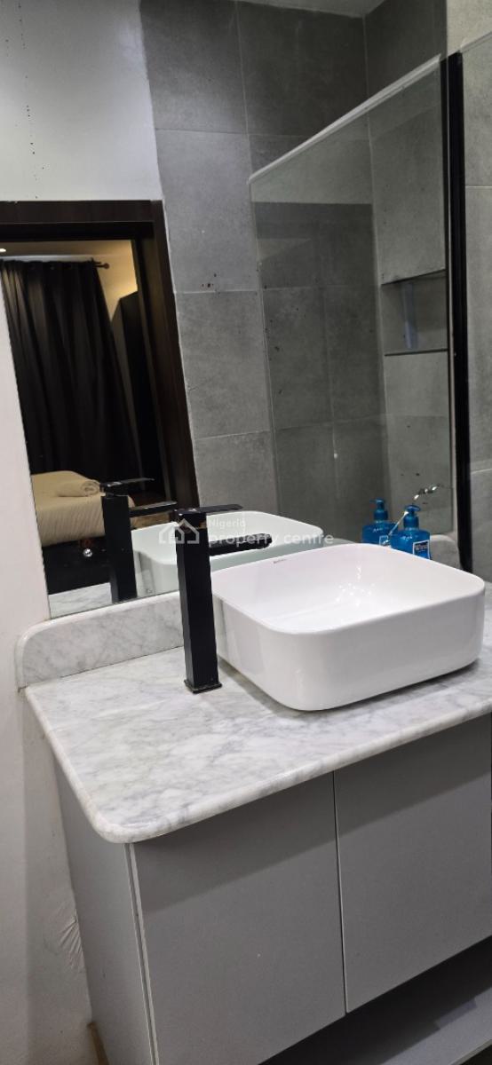 Fully Furnished 3 Bedroom Upper Floor Flat, Off Palace Road, Oniru, Victoria Island (vi), Lagos, Flat / Apartment for Rent