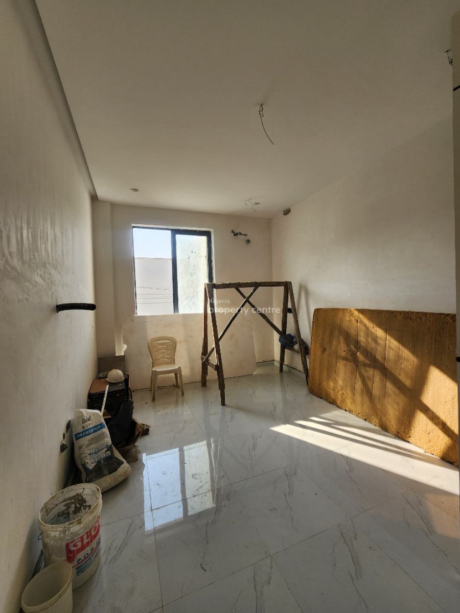 Lovely 2 Bedroom Apartment in a Prime Location, Lekki Phase 1, Lekki, Lagos, Flat / Apartment for Sale