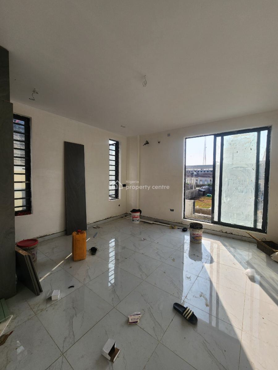 Lovely 2 Bedroom Apartment in a Prime Location, Lekki Phase 1, Lekki, Lagos, Flat / Apartment for Sale