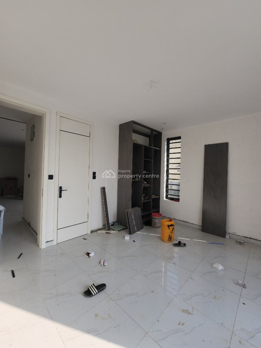 Lovely 2 Bedroom Apartment in a Prime Location, Lekki Phase 1, Lekki, Lagos, Flat / Apartment for Sale