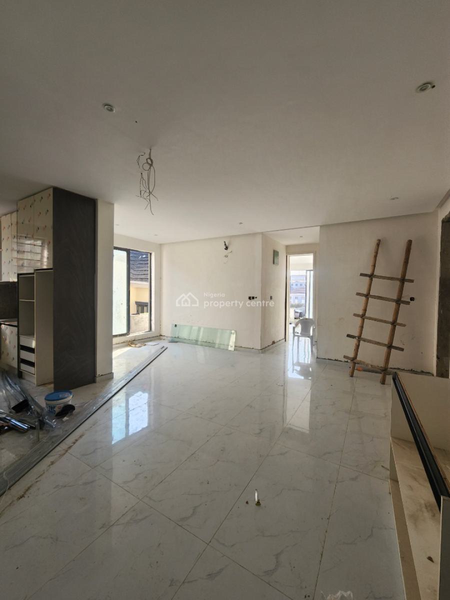 Lovely 2 Bedroom Apartment in a Prime Location, Lekki Phase 1, Lekki, Lagos, Flat / Apartment for Sale