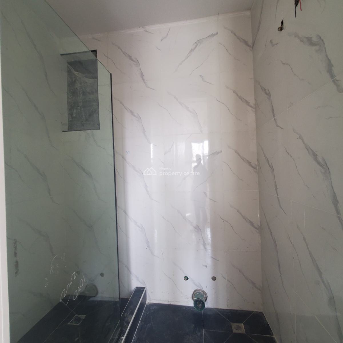 Exquisite 3 Bedroom Apartment with an Elevator, Pool, Gym, & Bq, Lekki Phase 1, Lekki, Lagos, Flat / Apartment for Sale