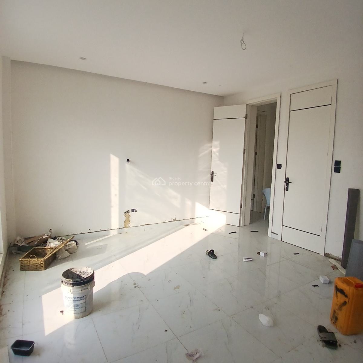 Aesthetically Pleasing 2 Bedrooms Apartment, Lekki Phase 1, Lekki, Lagos, Flat / Apartment for Sale