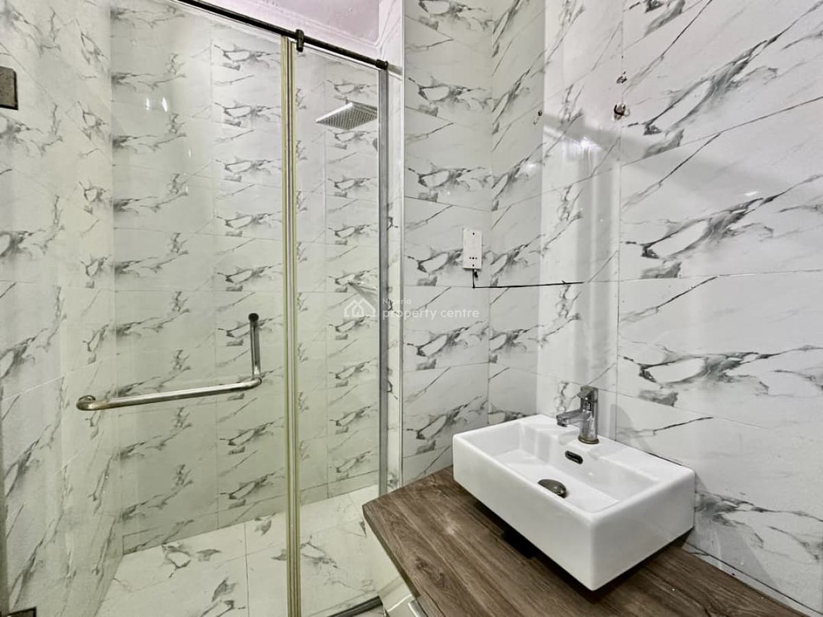 Dont Miss This! Exquisite Luxury 2 Bedroom Apartment with Pool & Gym, Periwinkle Estate, Lekki Phase 1, Lekki, Lagos, Flat / Apartment for Rent