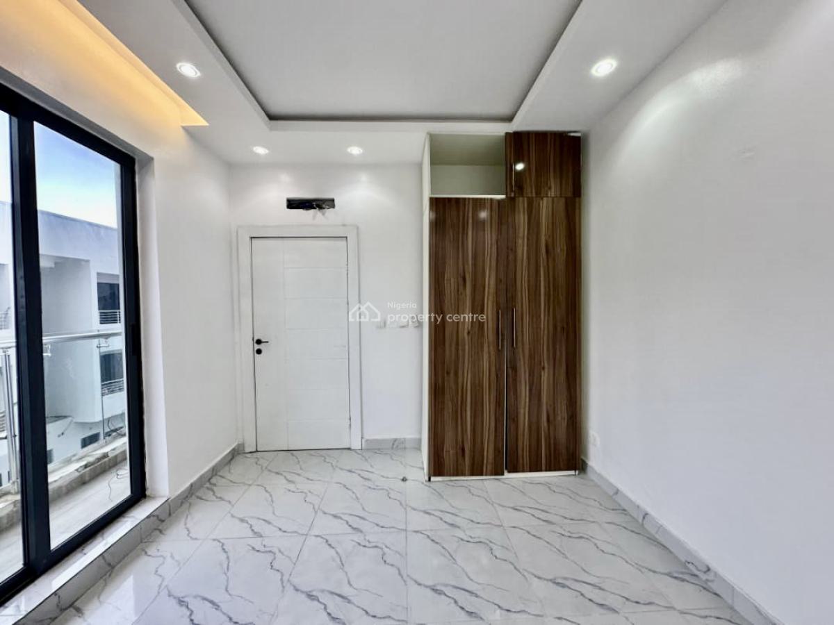 Dont Miss This! Exquisite Luxury 2 Bedroom Apartment with Pool & Gym, Periwinkle Estate, Lekki Phase 1, Lekki, Lagos, Flat / Apartment for Rent