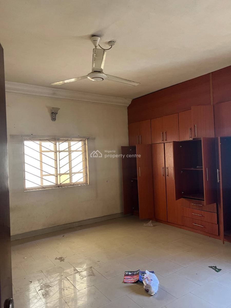 Serviced 3 Bedroom Flat,1st Floor, with Generator & Ac, Tarred Road, Jabi Main, Jabi, Abuja, Flat / Apartment for Rent