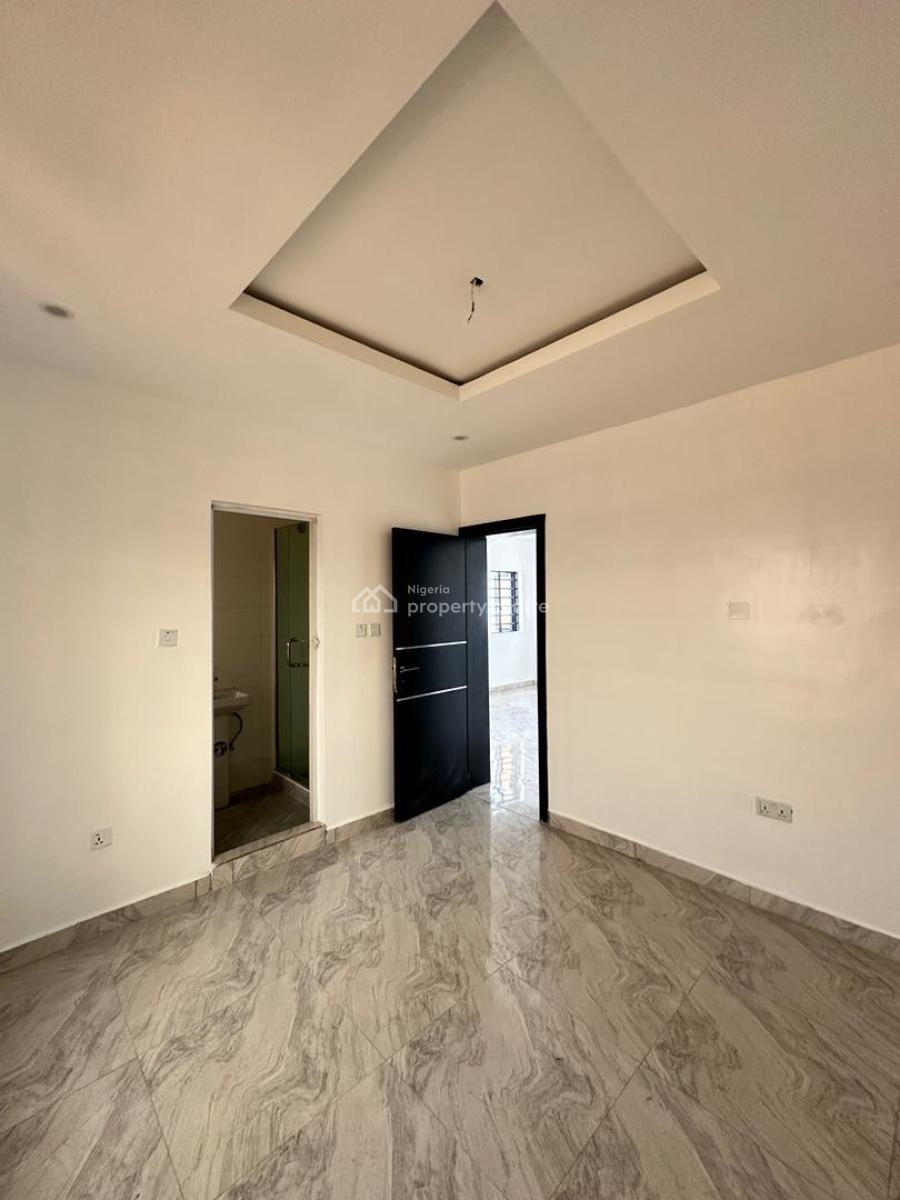 1 Bedroom Apartment, Ologolo, Lekki, Lagos, Mini Flat (room and Parlour) for Sale