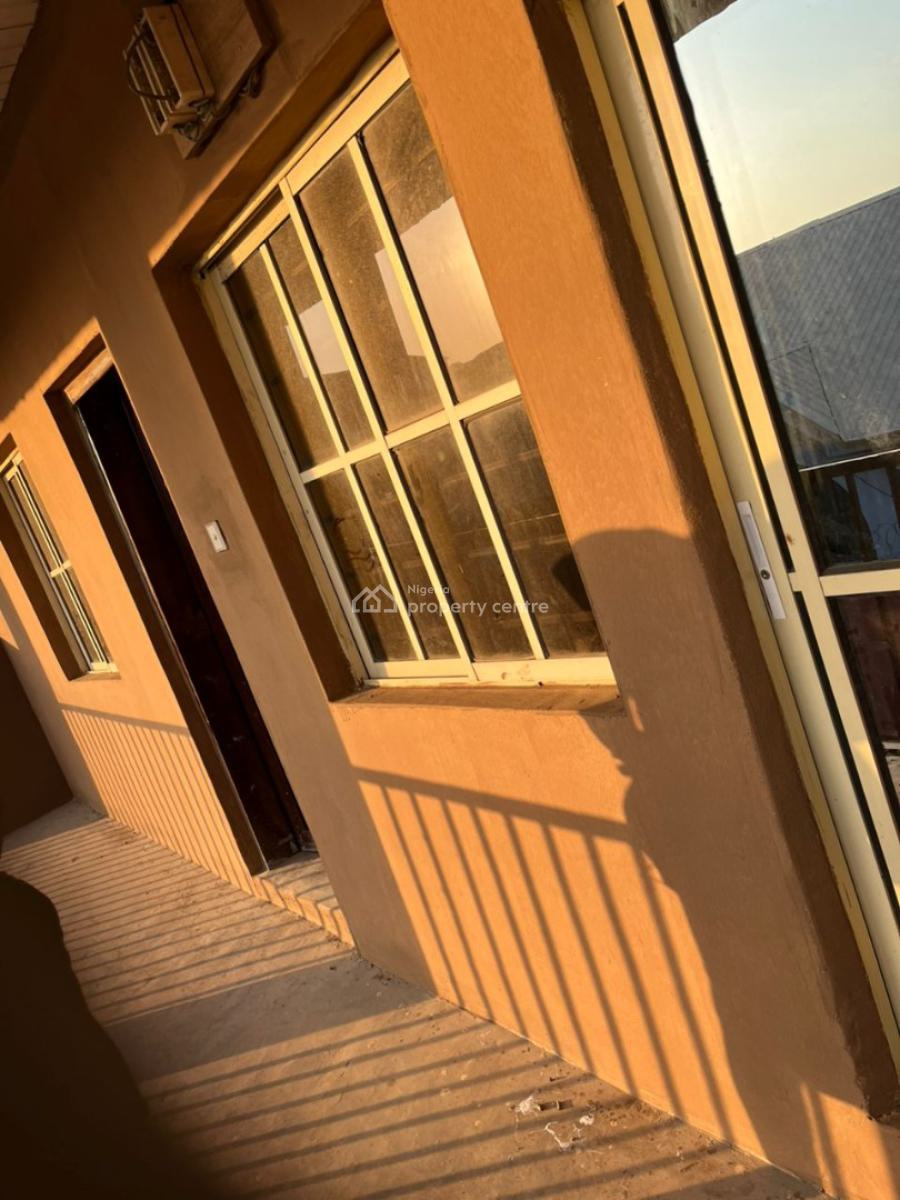 Luxury 10  Unit of 2 Bedroom with a Unit Duplex, Ibadan, Oyo, Flat / Apartment for Sale