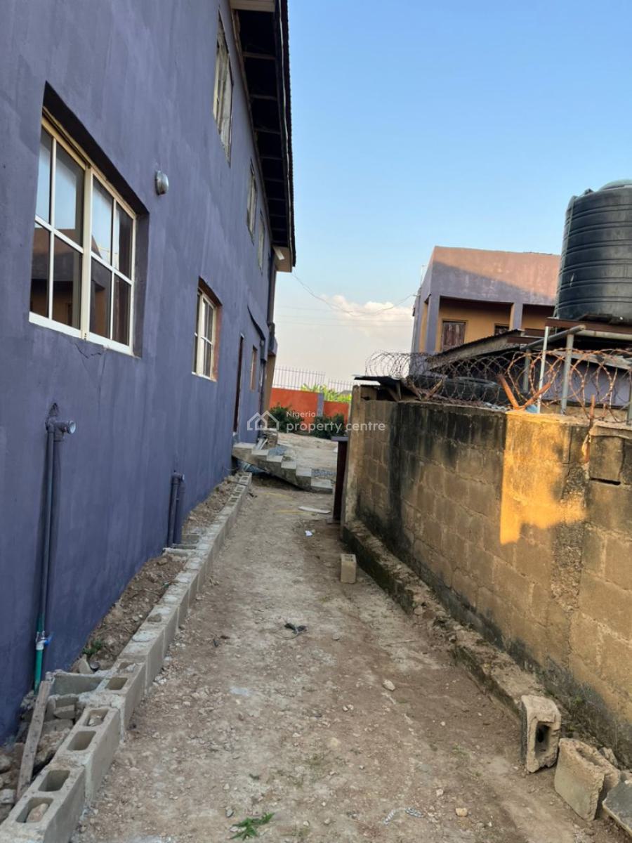 Luxury 10  Unit of 2 Bedroom with a Unit Duplex, Ibadan, Oyo, Flat / Apartment for Sale