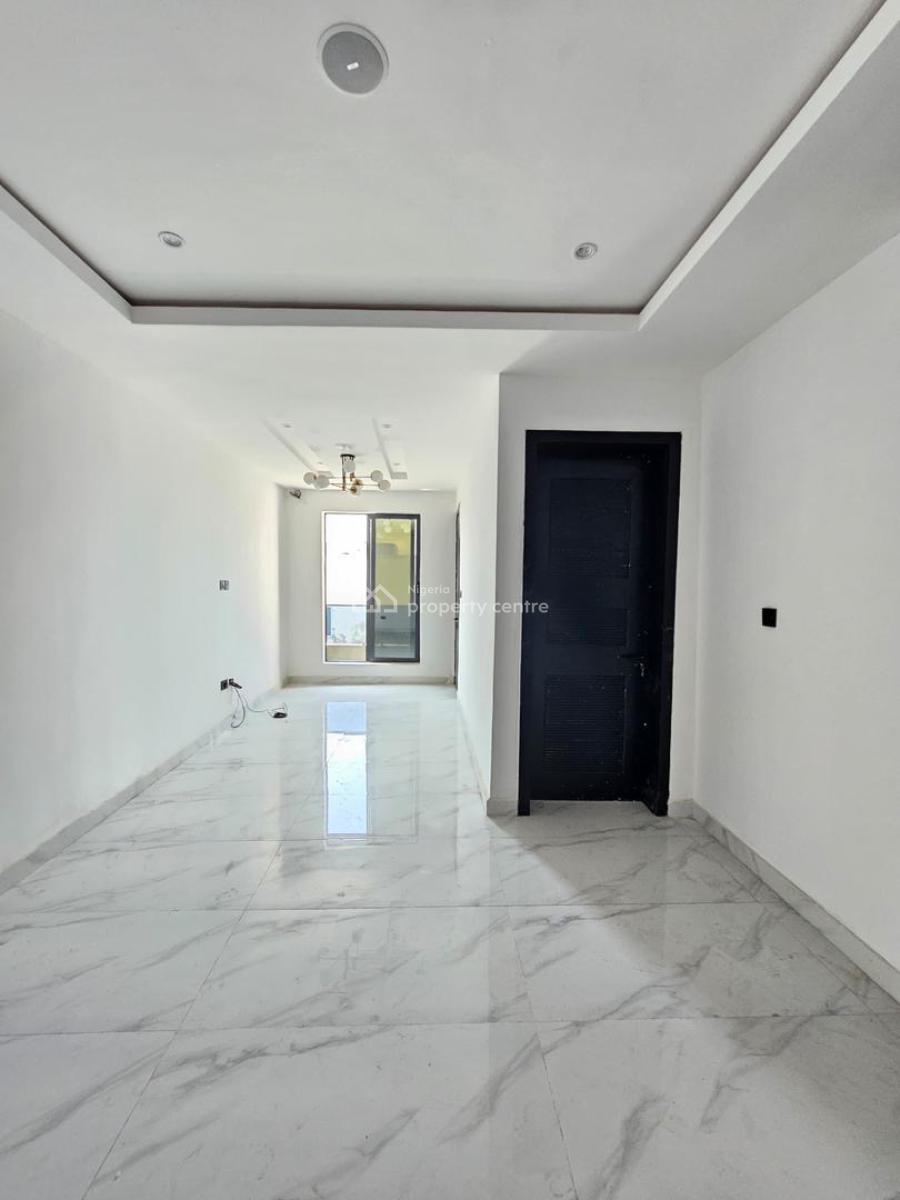 1 Bedroom Apartment, Ologolo, Lekki, Lagos, Mini Flat (room and Parlour) for Sale