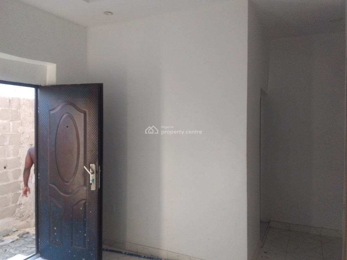 Spacious Luxury 1 Bedroom Flat with Excellent Features, Newtown Estate, Ogombo, Ajah, Lagos, Mini Flat (room and Parlour) for Rent