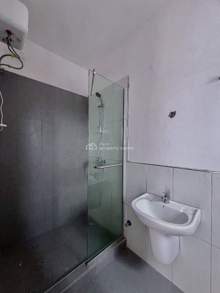 Fully Serviced 3 Bedroom Apartment with Pool,gym and Bq, Lekki Phase 1, Lekki Phase 1, Lekki, Lagos, Block of Flats for Sale